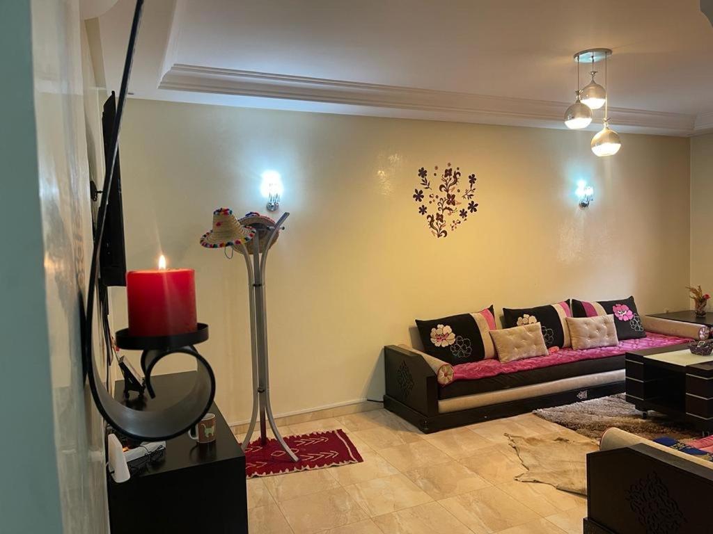Magnifique Appartement Spacieux Confort Propre Familial 2 Chambres Salon Et Salle A Manger A 20Mn A Pied De Place Jemaa El Fina 4 Piscines Dans Espace De Golf A 12 Mn En Voitures L Entree Est Gratuit Pour La Clientele Ouvert Entre 10H Et 20H Marrakesh Exterior foto