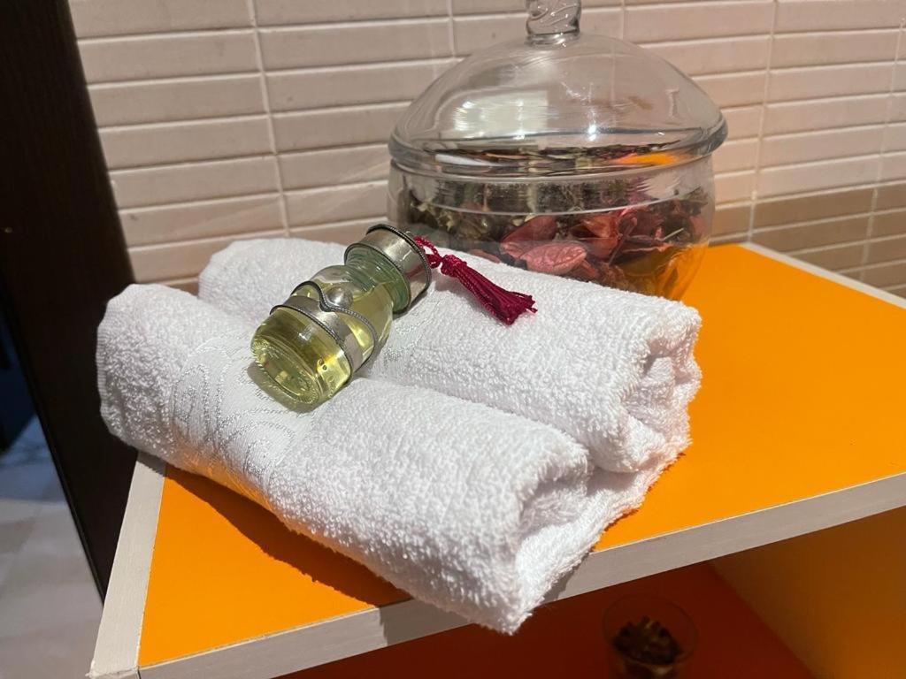 Magnifique Appartement Spacieux Confort Propre Familial 2 Chambres Salon Et Salle A Manger A 20Mn A Pied De Place Jemaa El Fina 4 Piscines Dans Espace De Golf A 12 Mn En Voitures L Entree Est Gratuit Pour La Clientele Ouvert Entre 10H Et 20H Marrakesh Exterior foto