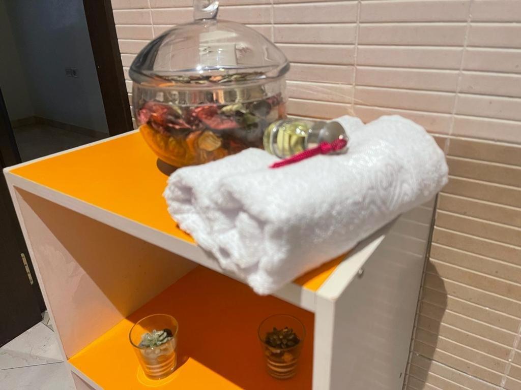 Magnifique Appartement Spacieux Confort Propre Familial 2 Chambres Salon Et Salle A Manger A 20Mn A Pied De Place Jemaa El Fina 4 Piscines Dans Espace De Golf A 12 Mn En Voitures L Entree Est Gratuit Pour La Clientele Ouvert Entre 10H Et 20H Marrakesh Exterior foto