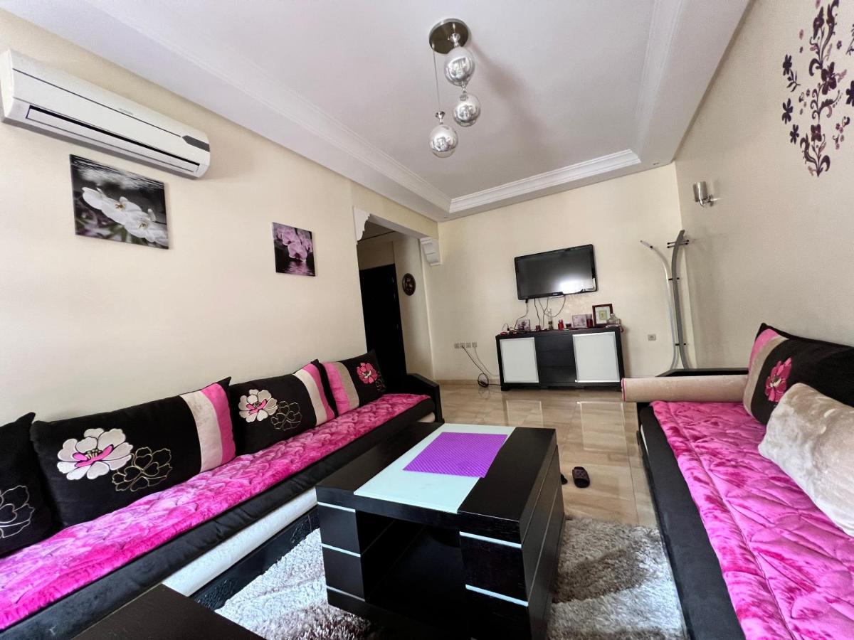 Magnifique Appartement Spacieux Confort Propre Familial 2 Chambres Salon Et Salle A Manger A 20Mn A Pied De Place Jemaa El Fina 4 Piscines Dans Espace De Golf A 12 Mn En Voitures L Entree Est Gratuit Pour La Clientele Ouvert Entre 10H Et 20H Marrakesh Exterior foto