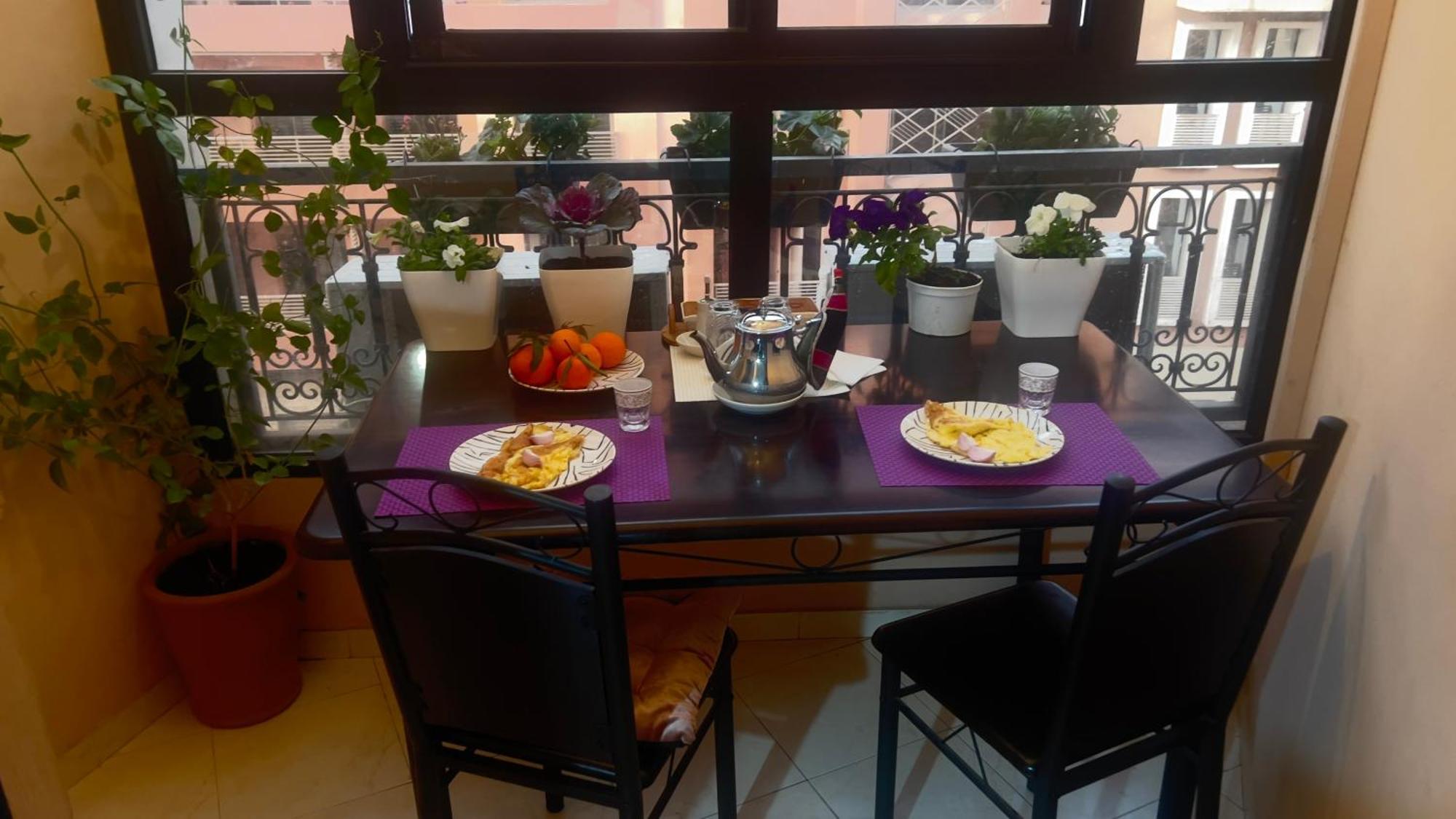 Magnifique Appartement Spacieux Confort Propre Familial 2 Chambres Salon Et Salle A Manger A 20Mn A Pied De Place Jemaa El Fina 4 Piscines Dans Espace De Golf A 12 Mn En Voitures L Entree Est Gratuit Pour La Clientele Ouvert Entre 10H Et 20H Marrakesh Exterior foto