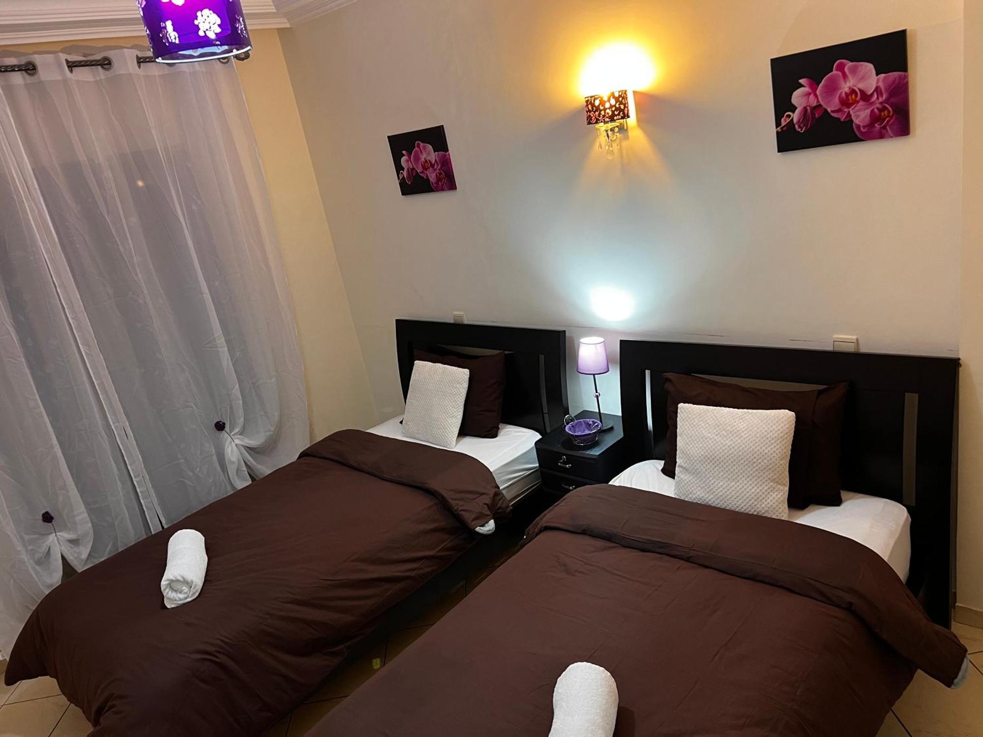 Magnifique Appartement Spacieux Confort Propre Familial 2 Chambres Salon Et Salle A Manger A 20Mn A Pied De Place Jemaa El Fina 4 Piscines Dans Espace De Golf A 12 Mn En Voitures L Entree Est Gratuit Pour La Clientele Ouvert Entre 10H Et 20H Marrakesh Exterior foto
